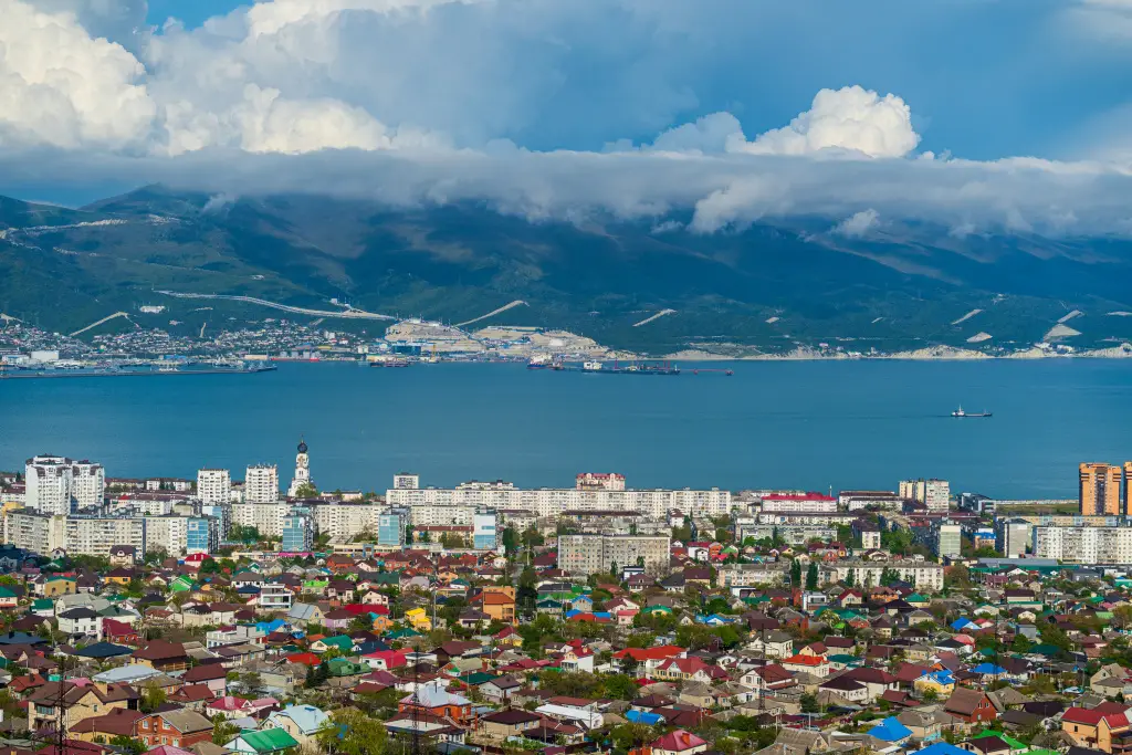 Новороссийск: Апартаменты с видом на горы и море для 3-х человек