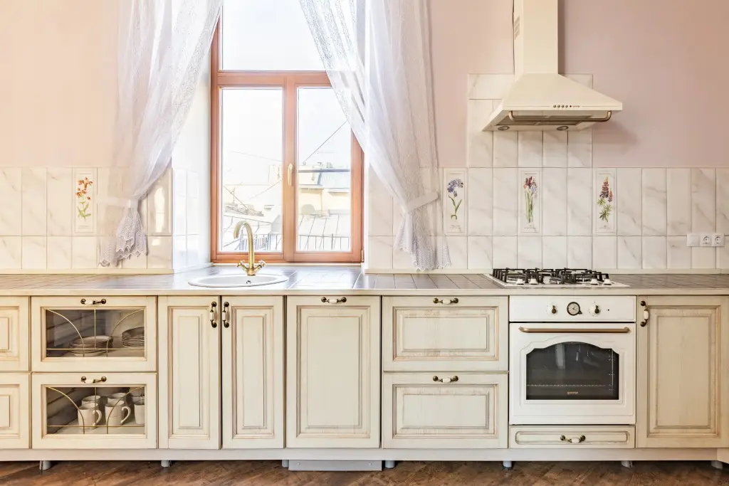 Санкт-Петербург: Квартира 120 м² на Невском проспекте, 3 изолированные комнаты, центр