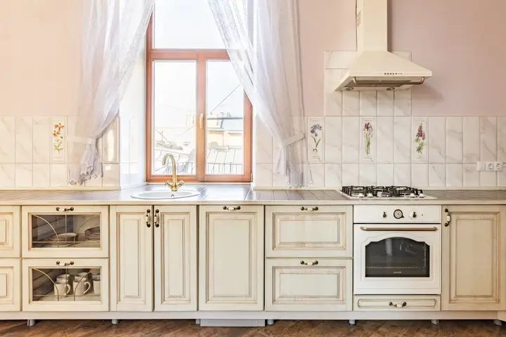 Санкт-Петербург: Квартира 120 м² на Невском проспекте, 3 изолированные комнаты, центр
