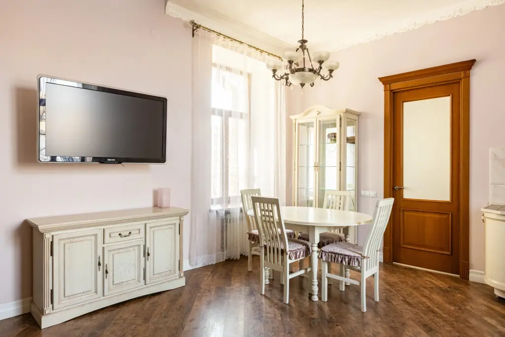 Санкт-Петербург: Квартира 120 м² на Невском проспекте, 3 изолированные комнаты, центр