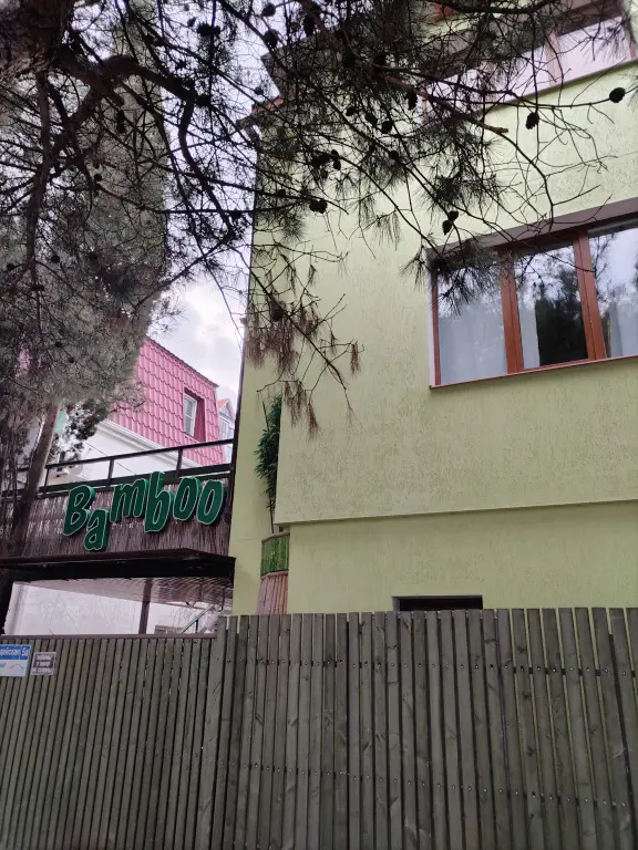 Геленджик: Меблированные комнаты Бамбо