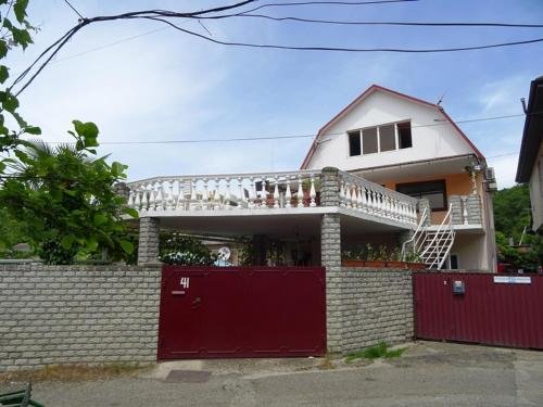 Сочи: Guest House on Leningradskaya 41