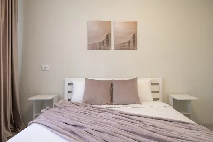 Калининград: Апартаменты LovelyHome39 Просторная 2-комнатная квартира рядом с поющими фонтанами