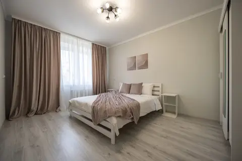 Апартаменты LovelyHome39 Просторная 2-комнатная квартира рядом с поющими фонтанами — фото 1