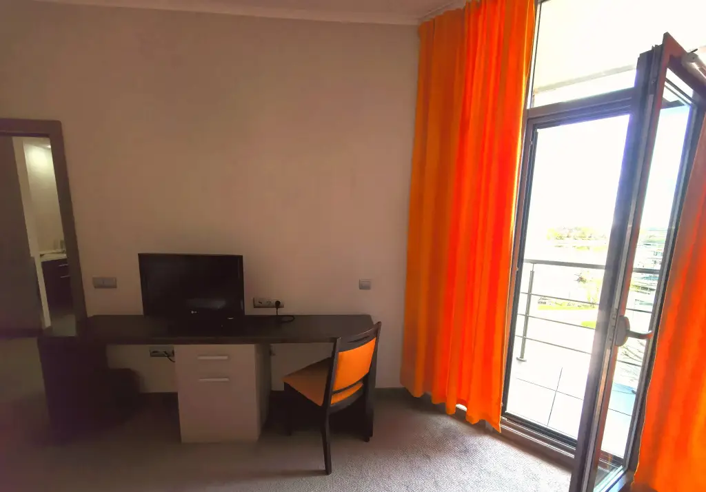 Астрахань: Апартаменты с видом на затон № 409