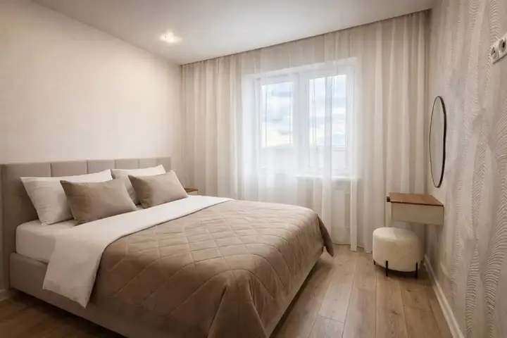 Оренбург: Квартира LikeHome на Братьев Хусаиновых 6