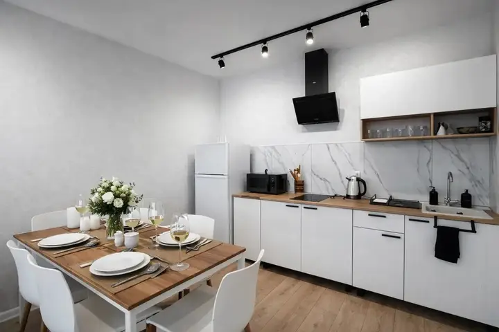 Оренбург: Квартира LikeHome на Братьев Хусаиновых 6