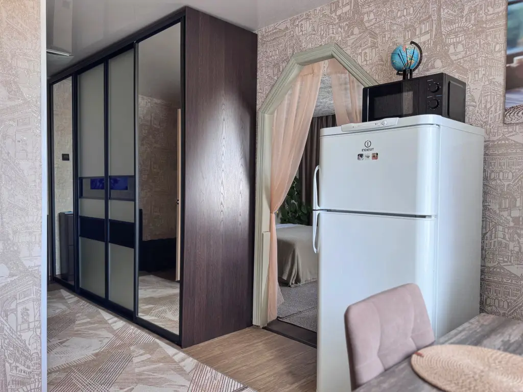 Нижний Тагил: Квартира в Центре с Видом на Пруд