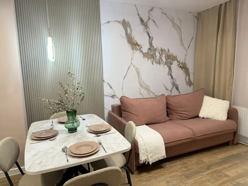 Квартира Евро 2К BeGuest с балконом на Отрадной 1 для 4 гостей — фото 1