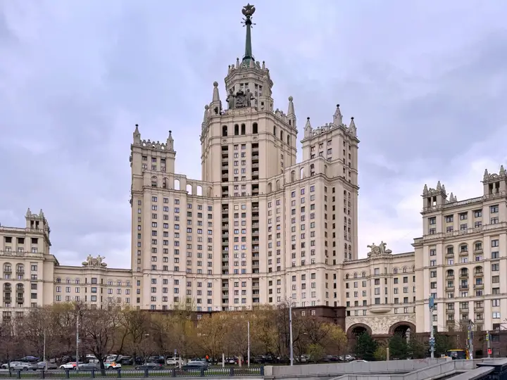 Москва: Квартира в Легендарной Высотке на Котельнической Набережной