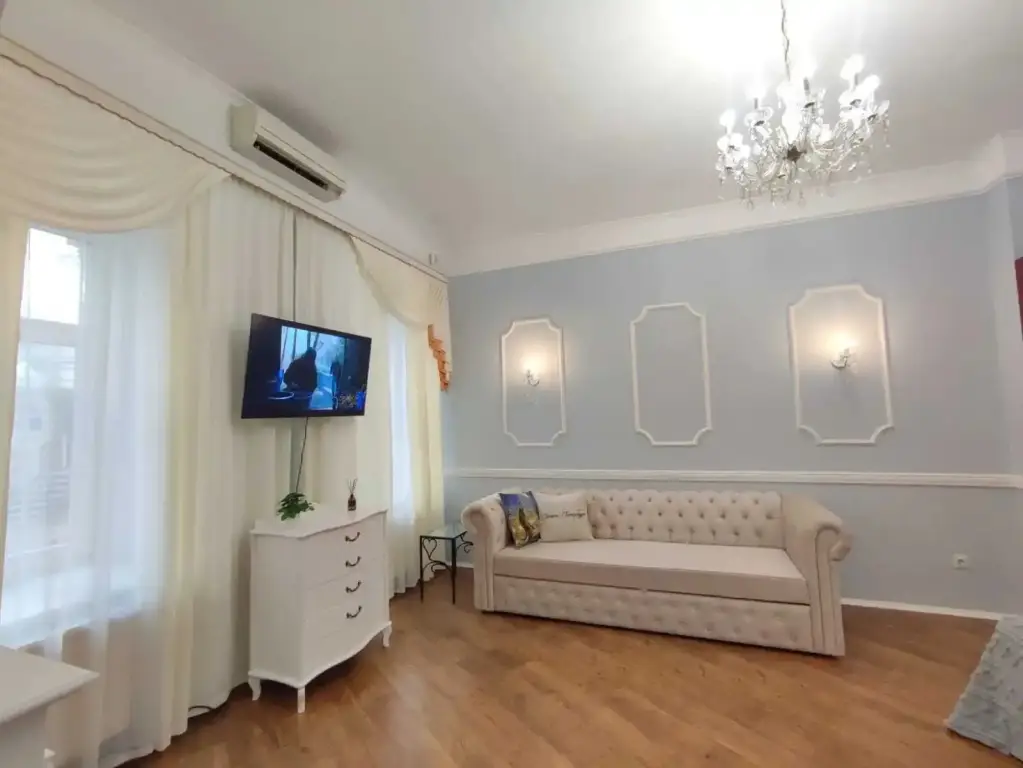 Санкт-Петербург: Квартира 1-к у Дворцовой площади, с сауной, 50 кв.м., 2 кровати (до 4-х чел)