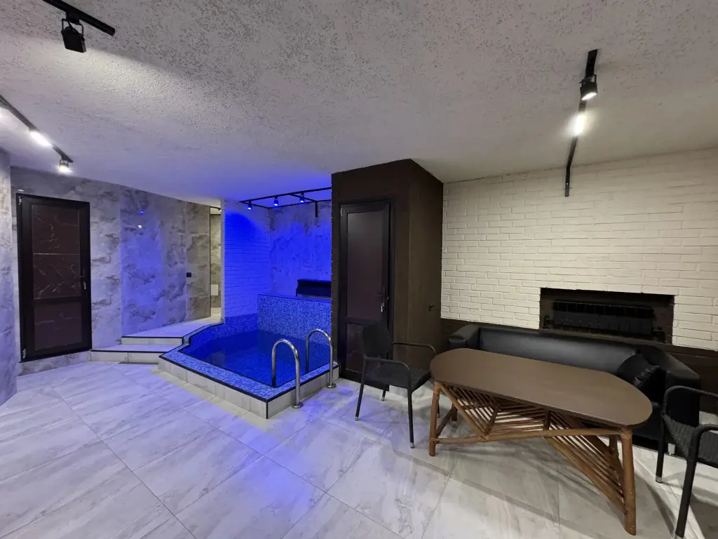Самара: Частный дом Дом Хо RentPlaza
