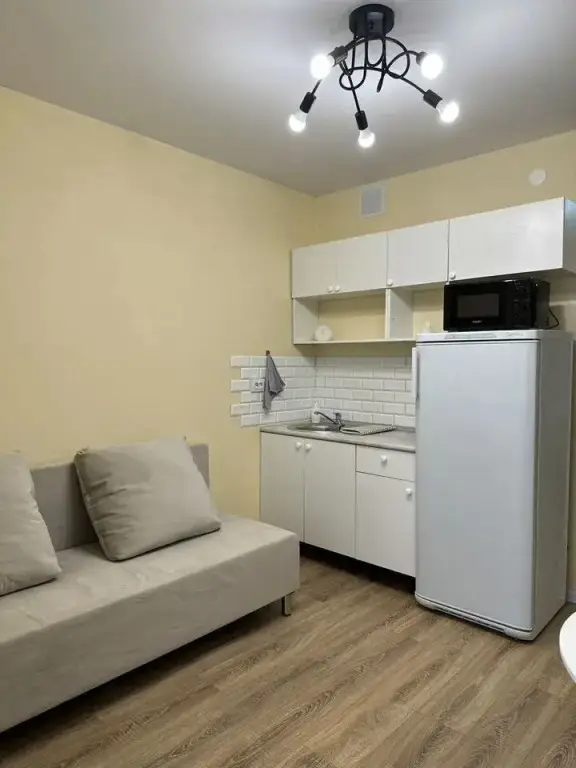 Барнаул: Квартира на Челюскинцев 80В