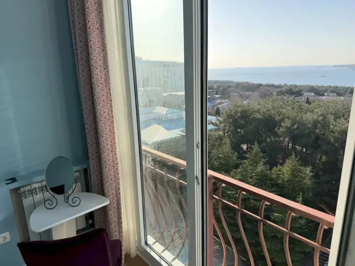 Геленджик: Квартира 350 с панорамным видом на море - Толстый мыс