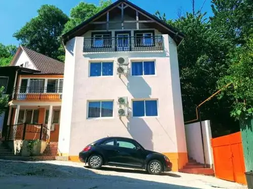 Guest house on Letnaya 2 — фото 1