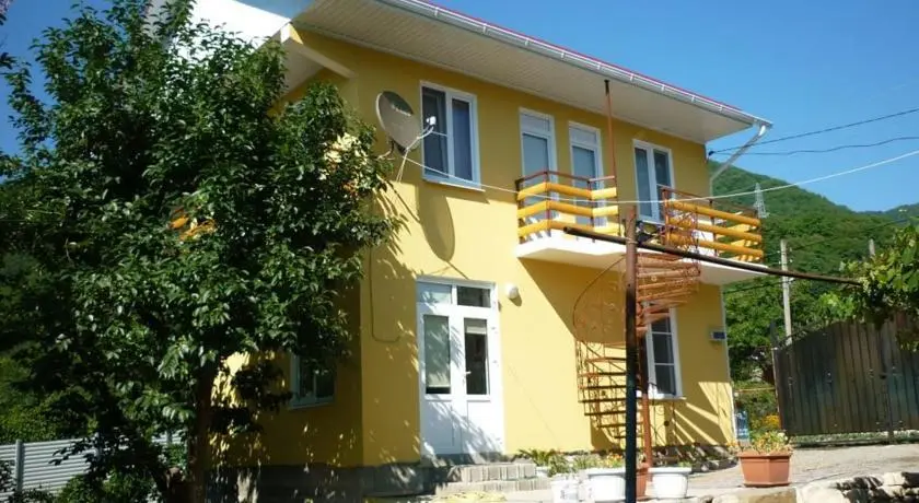 Сочи: Guest house on Skryabino