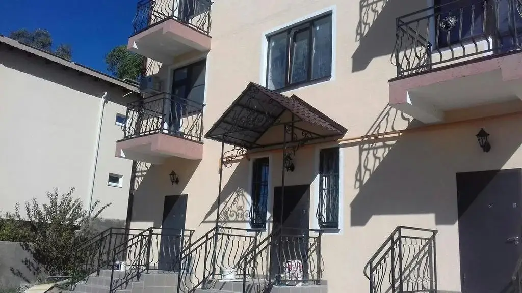Сочи: Guest house on Transportnay 80/5