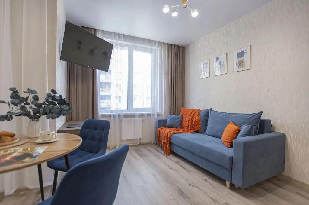 Владивосток: Апартаменты TopHouse на Коммунаров, 8 этаж