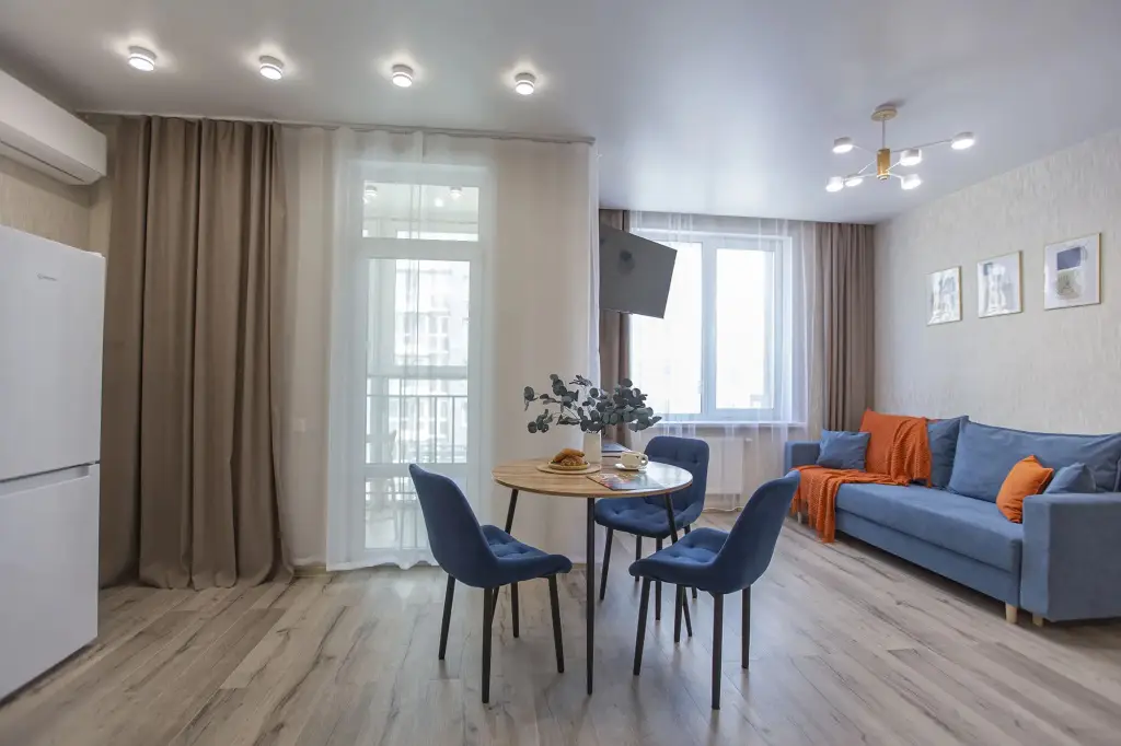 Владивосток: Апартаменты TopHouse на Коммунаров, 8 этаж