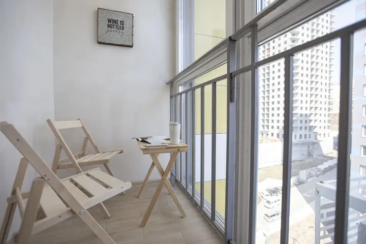 Владивосток: Апартаменты TopHouse на Коммунаров, 8 этаж