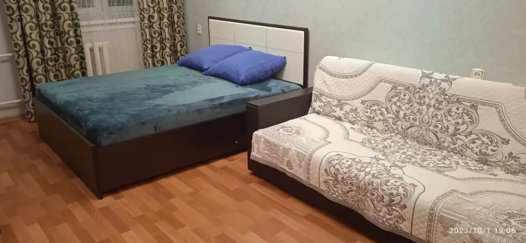 Сургут: Квартира на Мира 44
