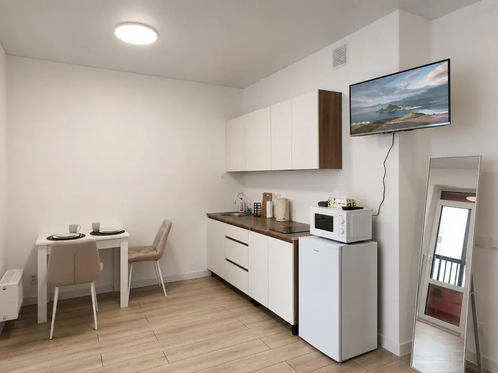 Екатеринбург: Квартира Студия 25 м² с Французским Балконом в Современном Жк на ул Академика Ландау  37 Идеальное Место для Комфортного Проживания в Екатеринбурге