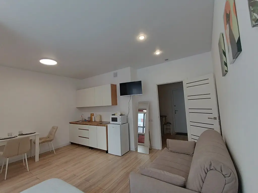 Екатеринбург: Квартира Студия 25 м² с Французским Балконом в Современном Жк на ул Академика Ландау  37 Идеальное Место для Комфортного Проживания в Екатеринбурге