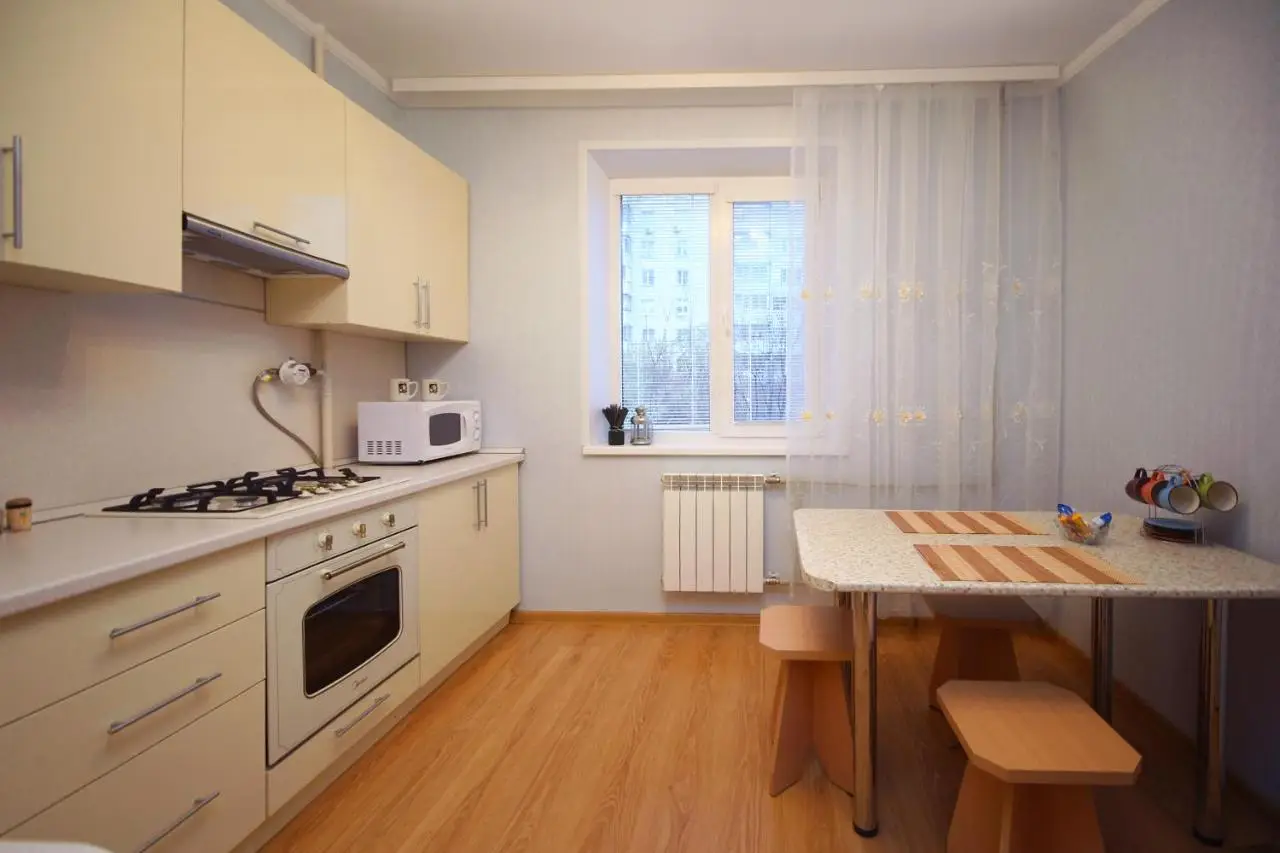 Белгород: Apartment na Esenina 24