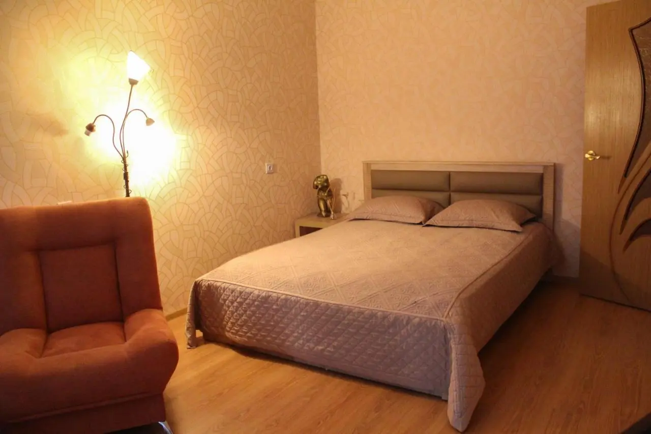 Белгород: Apartment na Esenina 24