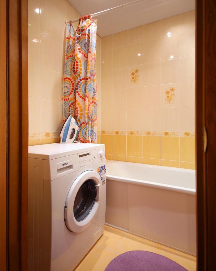 Белгород: Apartment na Esenina 24