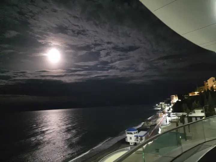 Алушта: Апартаменты у моря