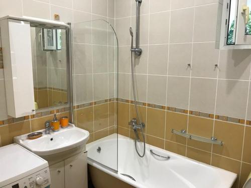Сочи: Guesthouse Lotos