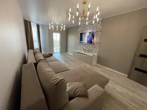 Квартира Премиум 2-комнатная в центре, 83 м², 8 мин до моря — фото 1