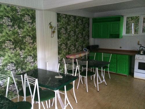 Сочи: Guesthouse on Tsiolkovskogo Street 43