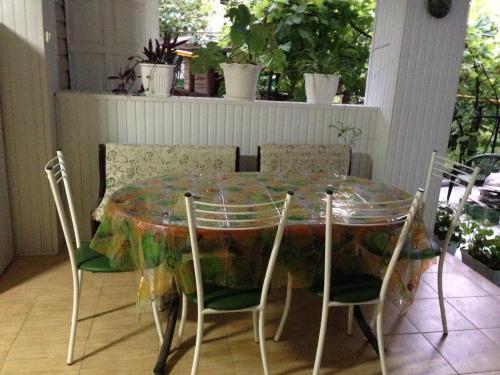 Сочи: Guesthouse on Tsiolkovskogo Street 43
