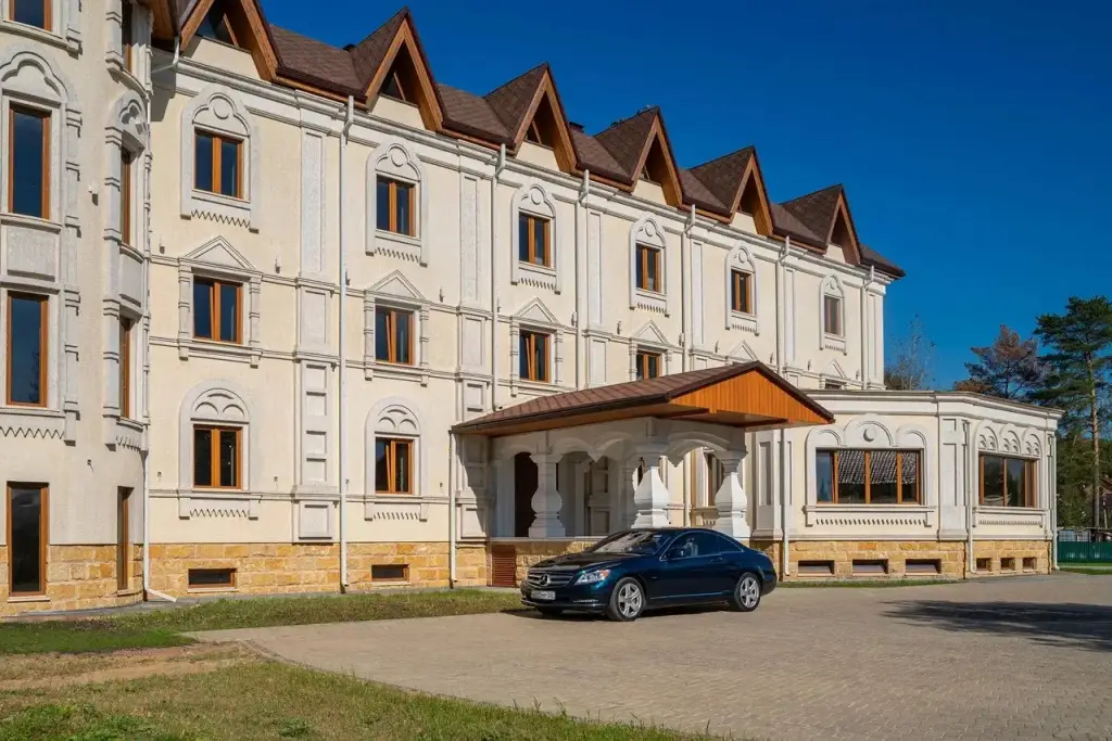 Снегири: Отель Загородная Гостиница Русь