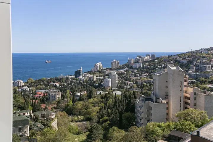 Ялта: Апартаменты с Видом на Горы и Море