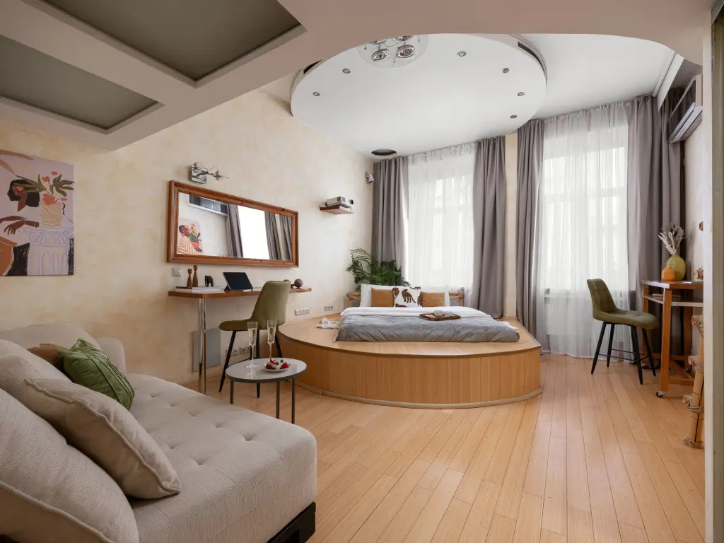 Квартира Эксклюзивная двушка с кроватью-подиумом — фото 1