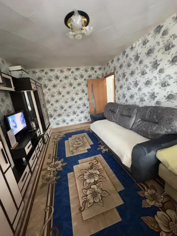 Пойковский: Квартира в 4-м микрорайоне 8