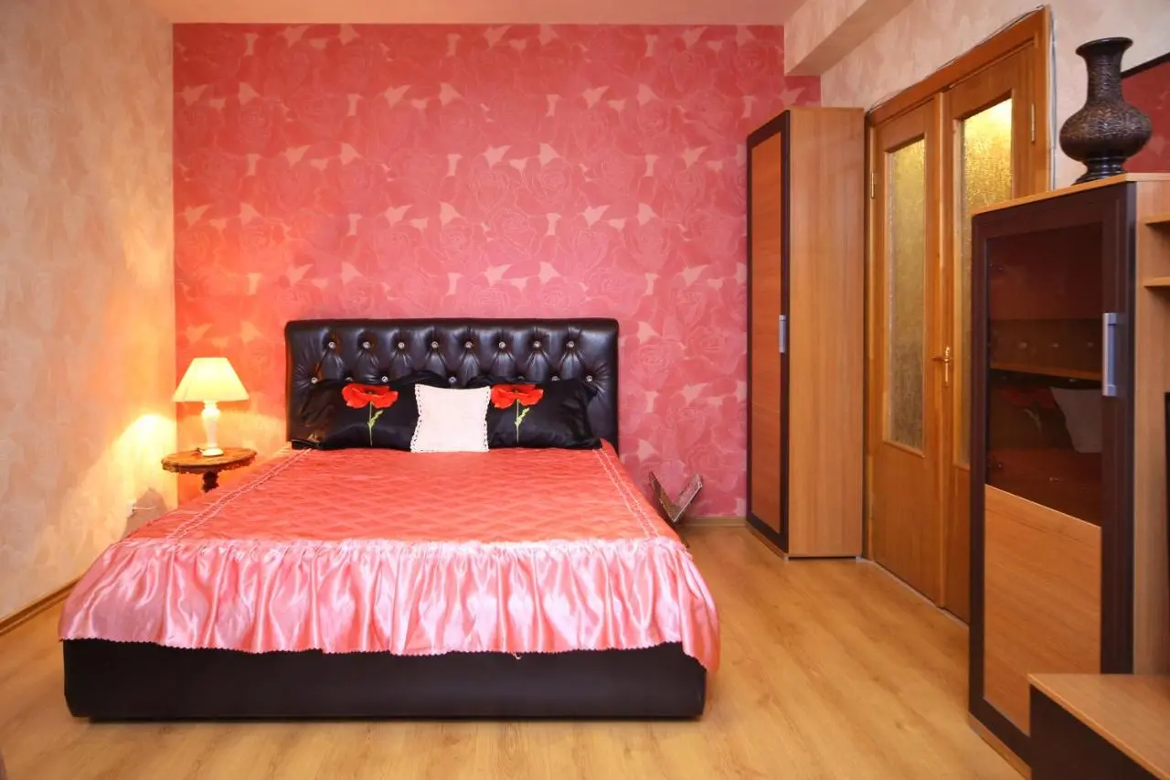 Белгород: Room-Club apartments on Trubetskoy