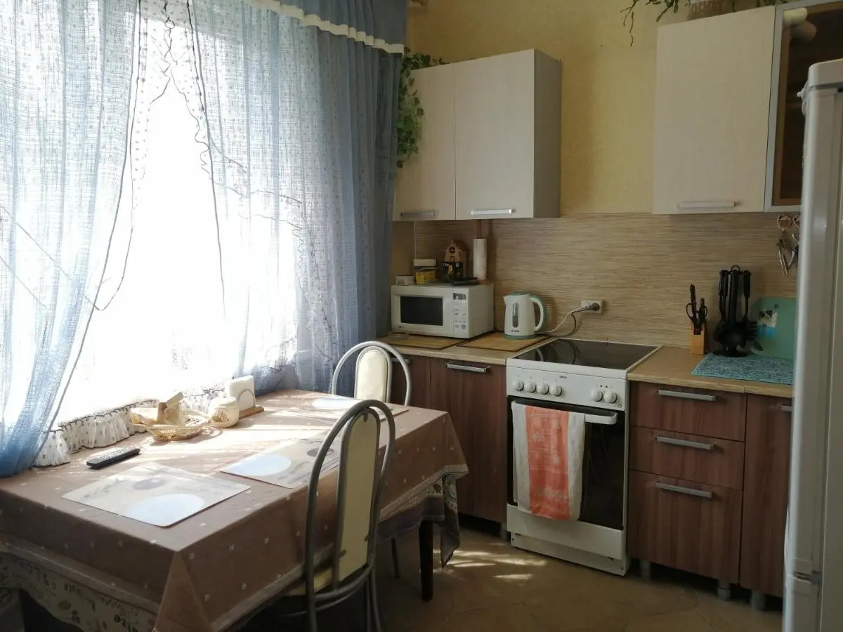Старый Оскол: Apartments in Zhukova Microdistrict
