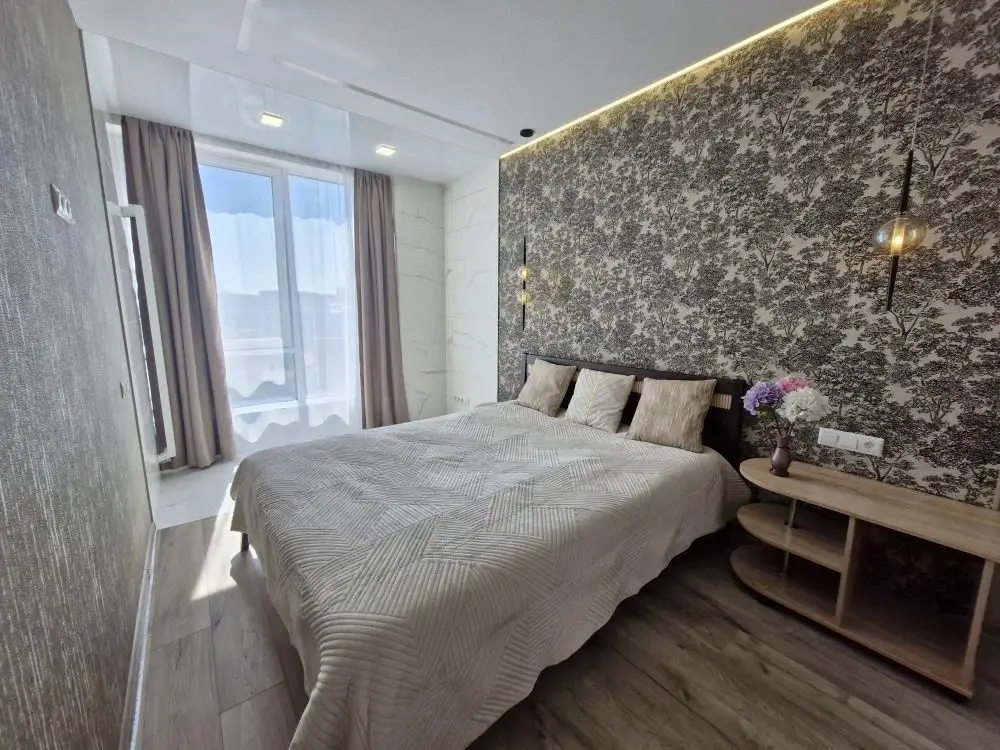 Квартира с шикарным ремонтом рядом с театром оперы и балета — фото 1