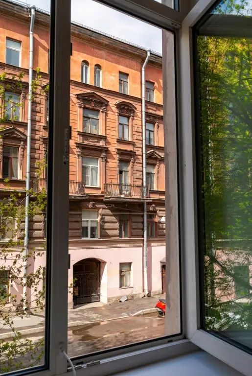 Санкт-Петербург: Квартира Петербургская классика