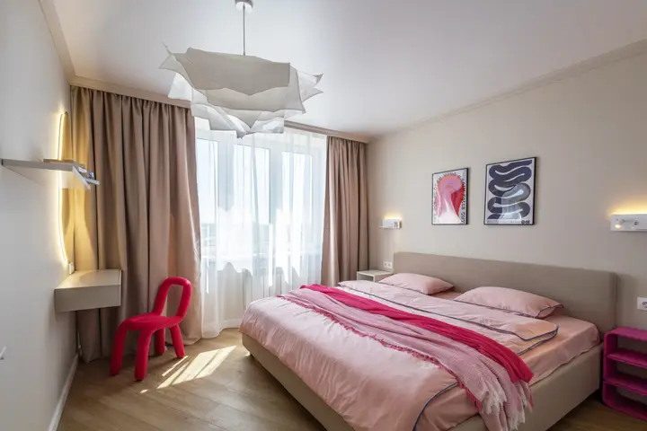 Омск: Апартаменты Новые 3х-комнатные апартаменты в центре Омска, 85 м², до 6 гостей
