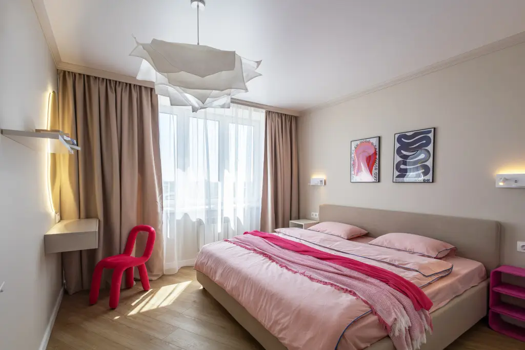 Омск: Апартаменты Новые 3х-комнатные апартаменты в центре Омска, 85 м², до 6 гостей