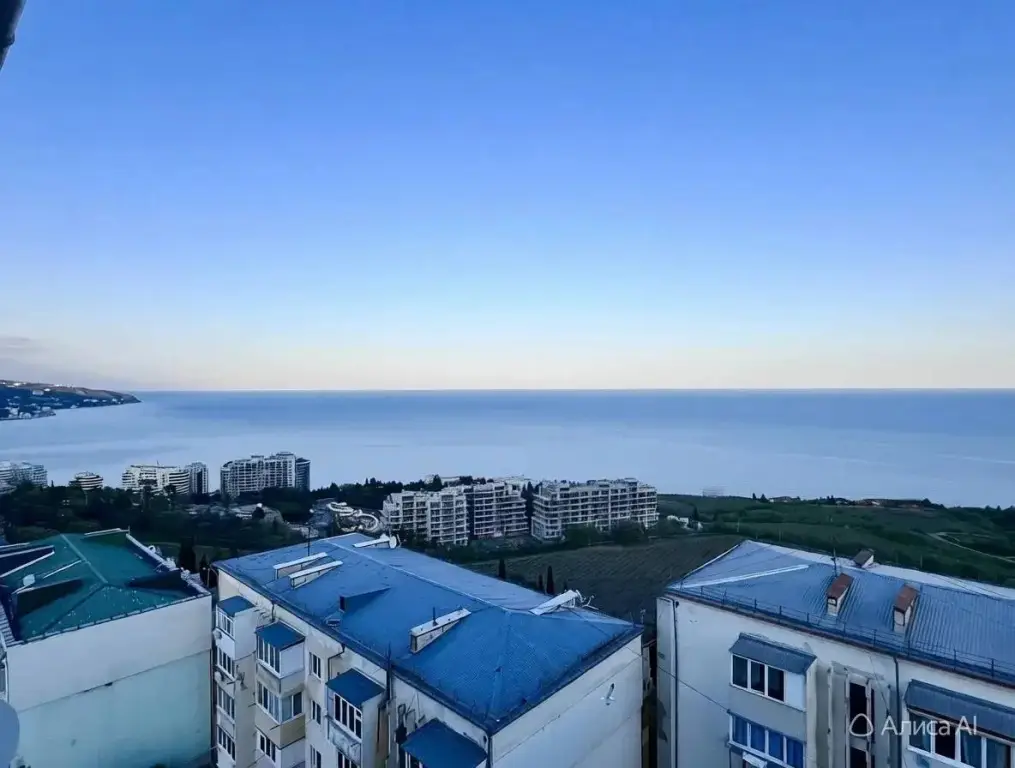 Апартаменты Двухэтажные с видом на море Ялтинскую бухту и горы — фото 1