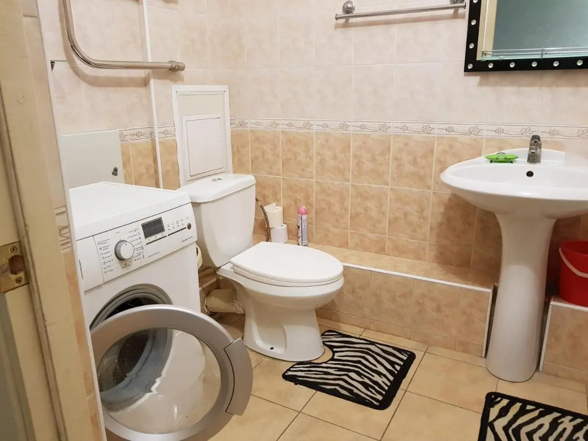 Старый Оскол: Квартира на Степном с панорамными окнами