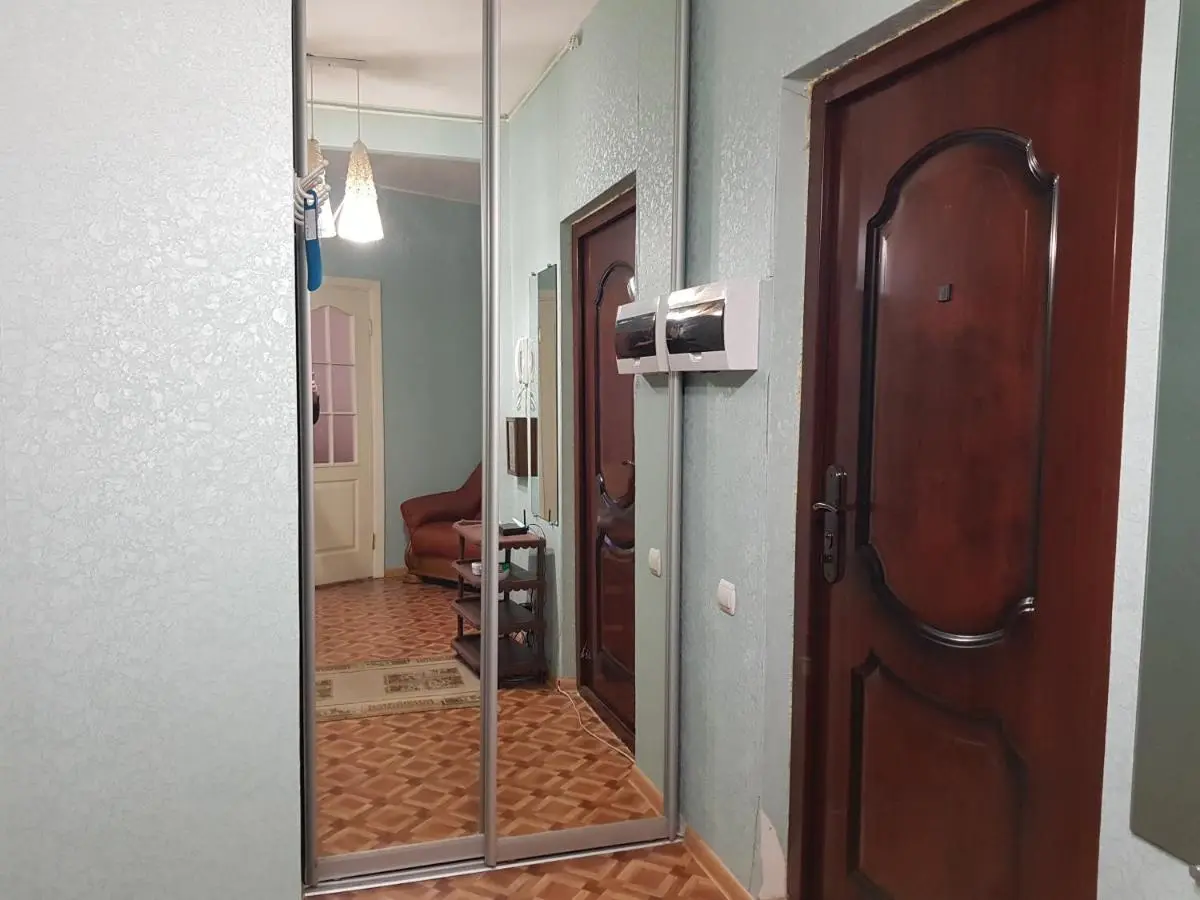 Старый Оскол: Квартира на Степном с панорамными окнами