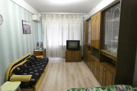 Квартира Недорогая на проспекте Генерала Острякова — фото 1