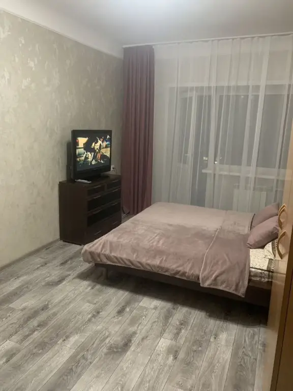 Красноярск: Квартира на Парижской Коммуны 30/29